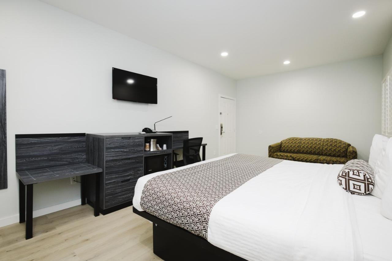 Sapphire Inn & Suites Deer Park Εξωτερικό φωτογραφία