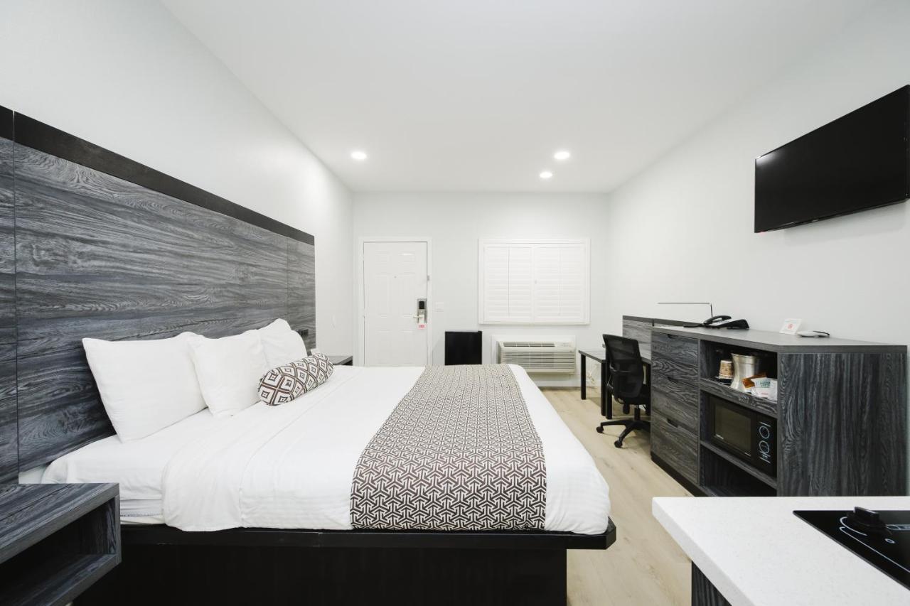 Sapphire Inn & Suites Deer Park Εξωτερικό φωτογραφία