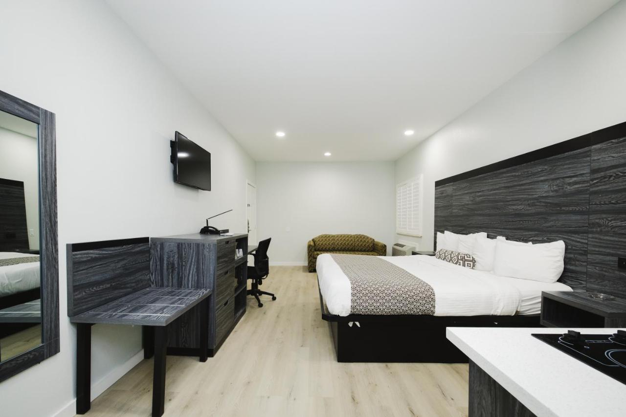 Sapphire Inn & Suites Deer Park Εξωτερικό φωτογραφία