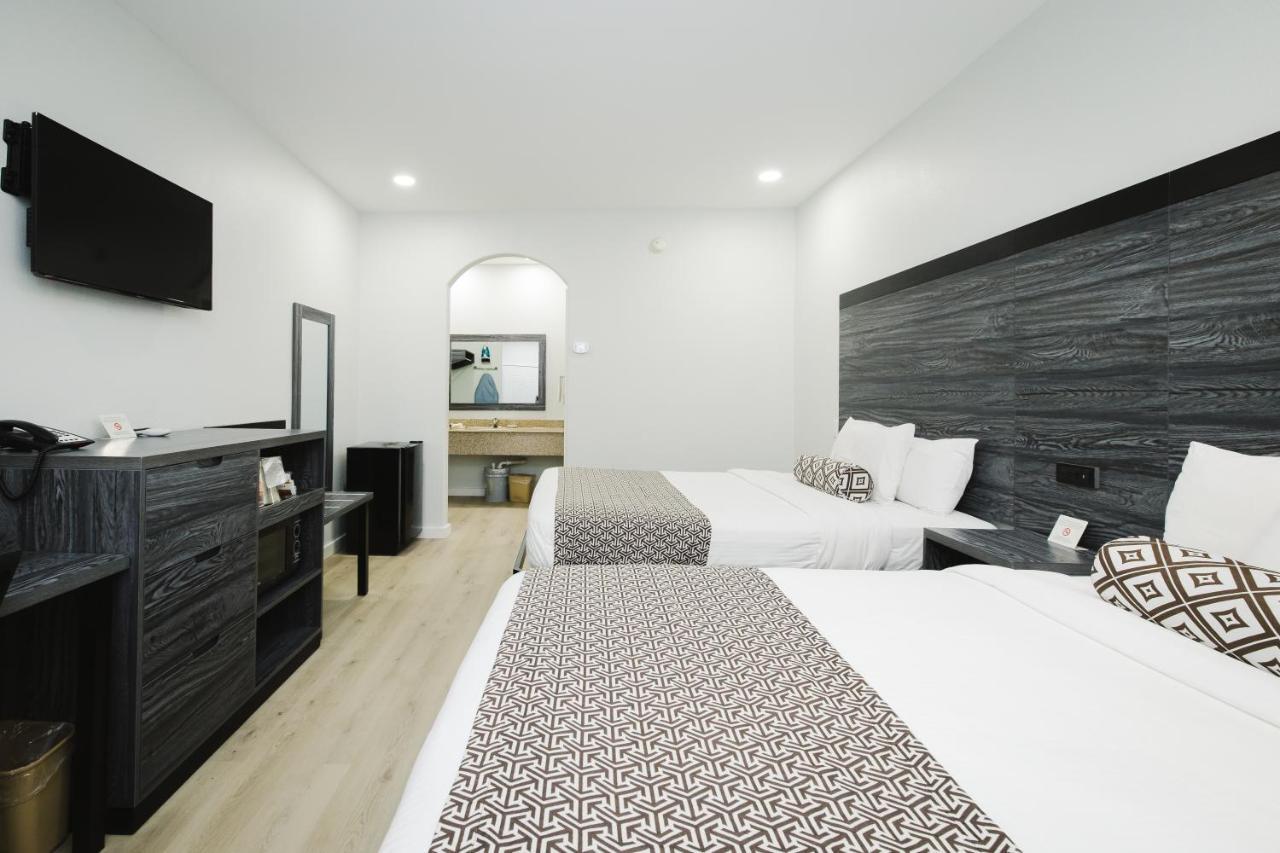 Sapphire Inn & Suites Deer Park Εξωτερικό φωτογραφία