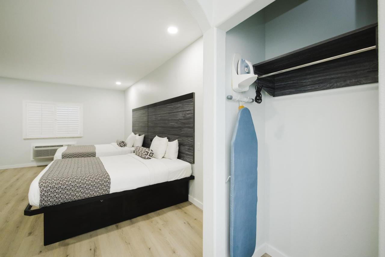 Sapphire Inn & Suites Deer Park Εξωτερικό φωτογραφία